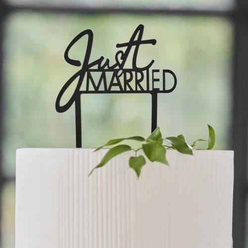 Moderner Hochzeitstortenaufsatz von Just Married Ginger Ray