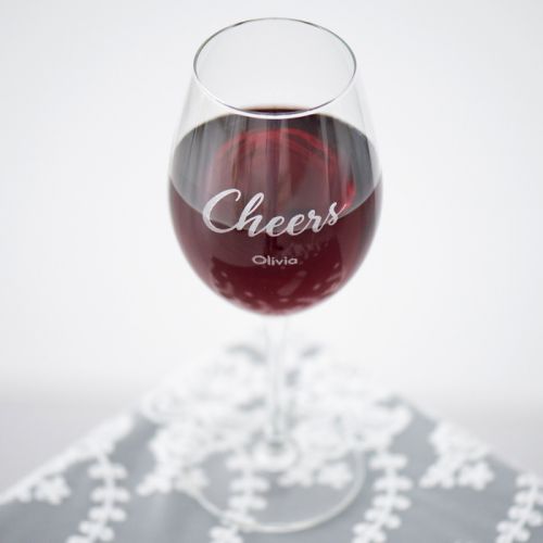 Weinglas mit Text