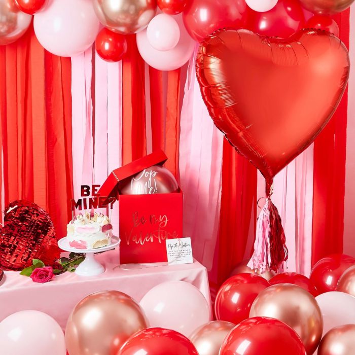 Kulisse Luftschlangen und Luftballons Valentinstag Hootyballoo