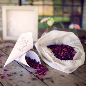 Konfetti getrocknete Blütenblätter rosa-violett (400gr)