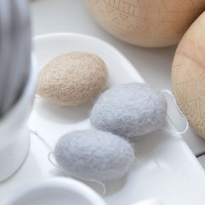 Osteraufhänger Eier Filz beige (10 Stück)