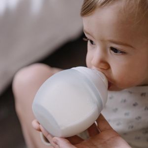 Elhée Babyflasche Milch 240ml