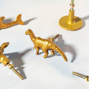 Türknauf Dinosaurier gold Sass & Belle